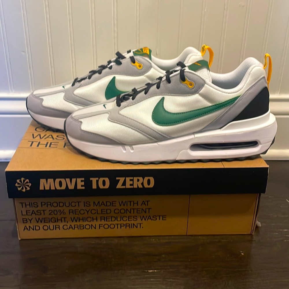 Nike Air Max Dawn Sneaker, BNIB